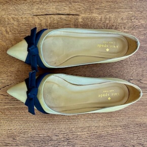 Kate Spade tan pointed toe flat w/black bow accents-Woman’s 6 - Picture 12 of 15